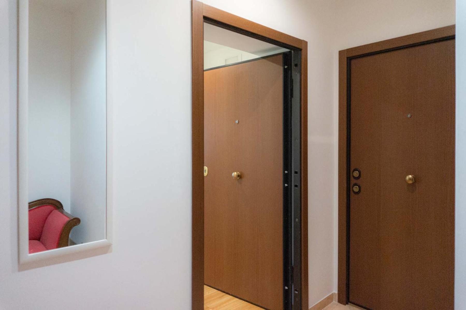 Colosseum Cosy Apartment Close To Metro Rome Bagian luar foto