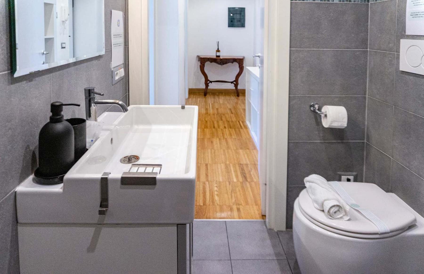 Colosseum Cosy Apartment Close To Metro Rome Bagian luar foto