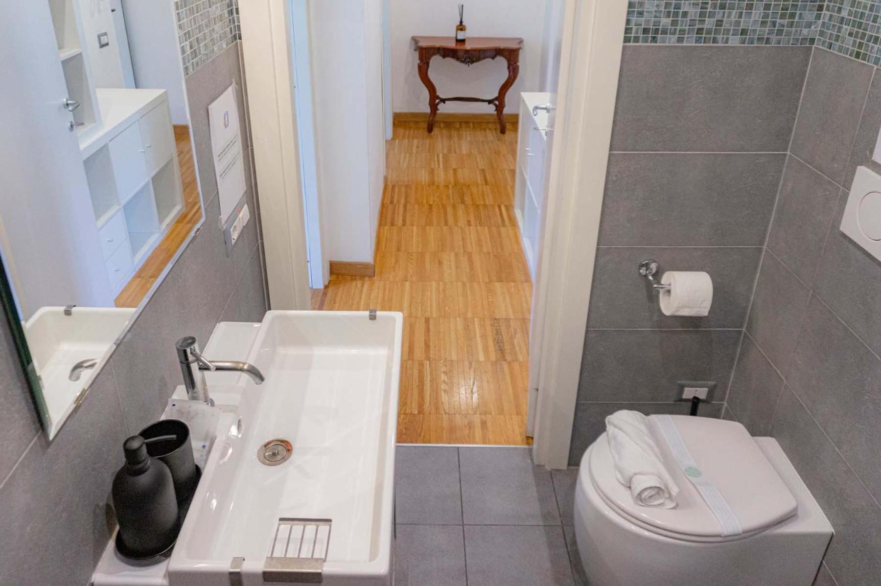 Colosseum Cosy Apartment Close To Metro Rome Bagian luar foto