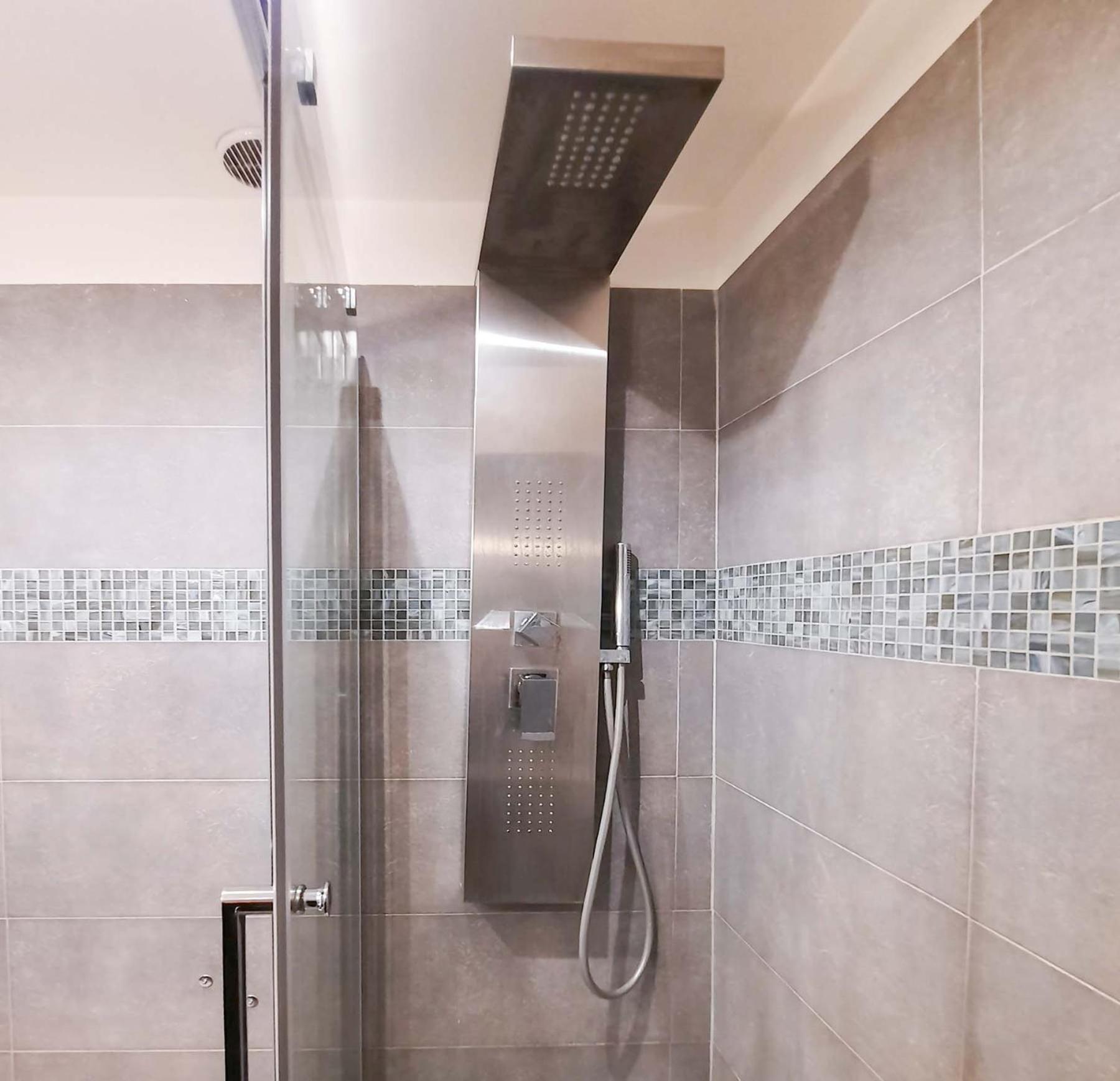 Colosseum Cosy Apartment Close To Metro Rome Bagian luar foto